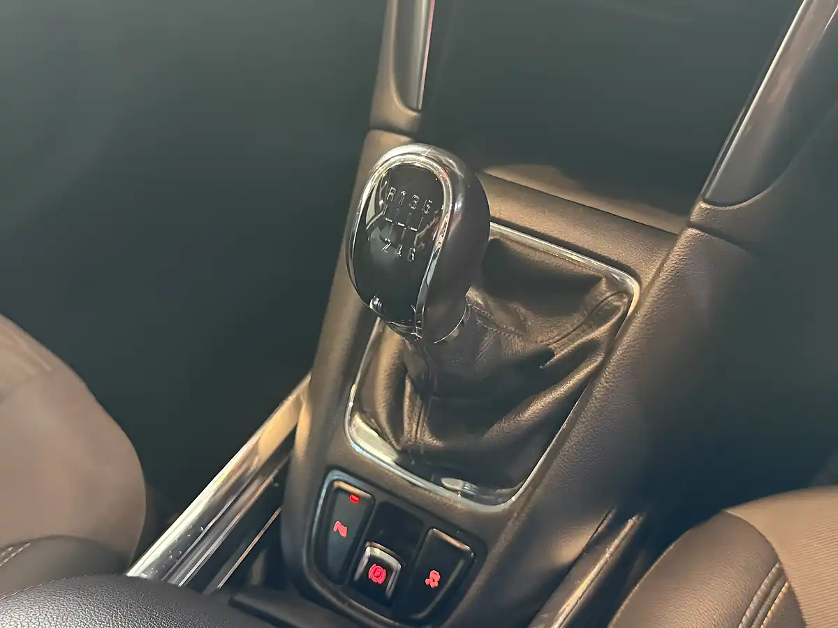 Used 2014 Vauxhall Zafira Tourer Se White - Interior and Exterior details 18