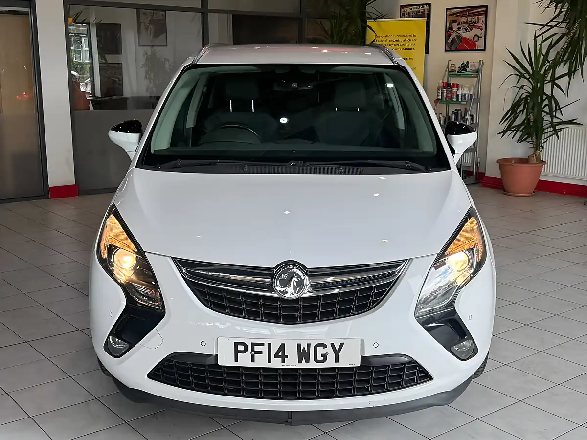 Used 2014 Vauxhall Zafira Tourer Se White - Interior and Exterior details 4