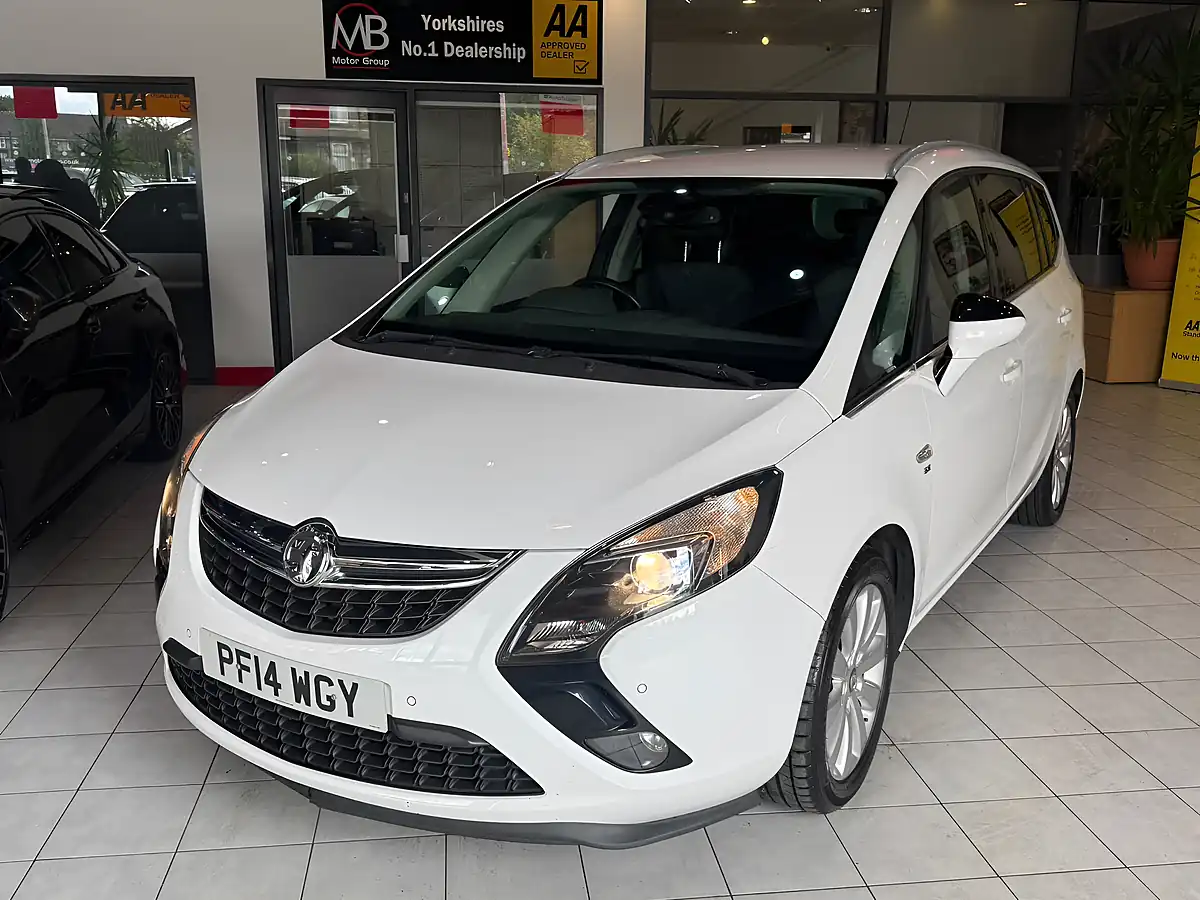 Used 2014 Vauxhall Zafira Tourer Se White - Interior and Exterior details 5