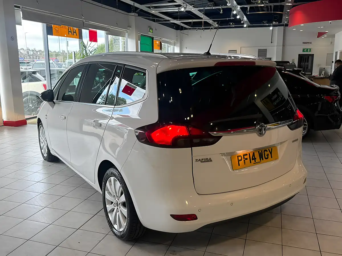 Used 2014 Vauxhall Zafira Tourer Se White - Interior and Exterior details 8