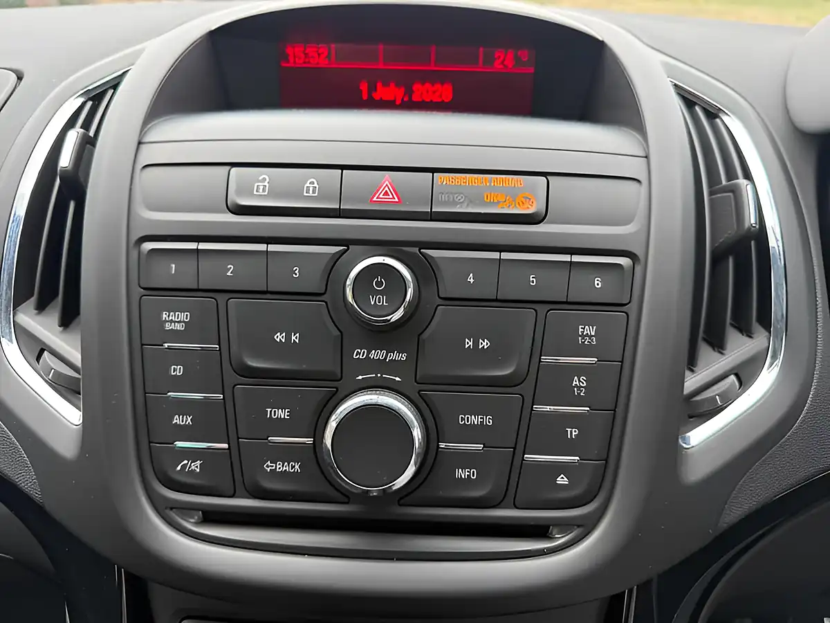 Used 2014 Vauxhall Zafira Tourer Sri Brown - Interior and Exterior details 17