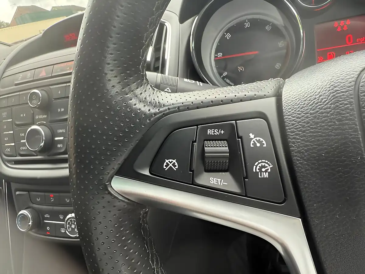 Used 2014 Vauxhall Zafira Tourer Sri Brown - Interior and Exterior details 18