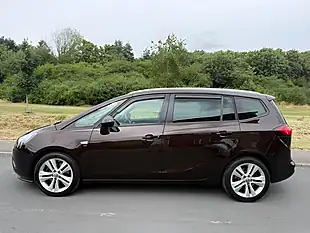 Used 2014 Vauxhall Zafira Tourer Sri Brown - Interior and Exterior details 4
