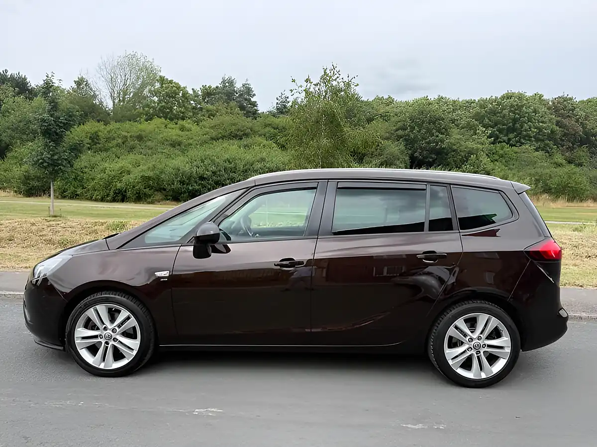 Used 2014 Vauxhall Zafira Tourer Sri Brown - Interior and Exterior details 4