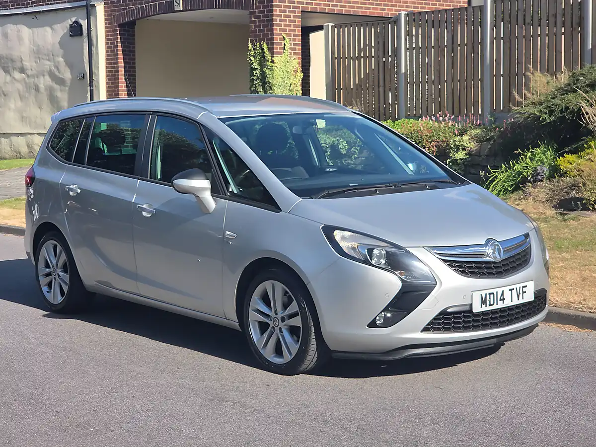 Used 2014 Vauxhall Zafira Tourer Sri Grey - Front View