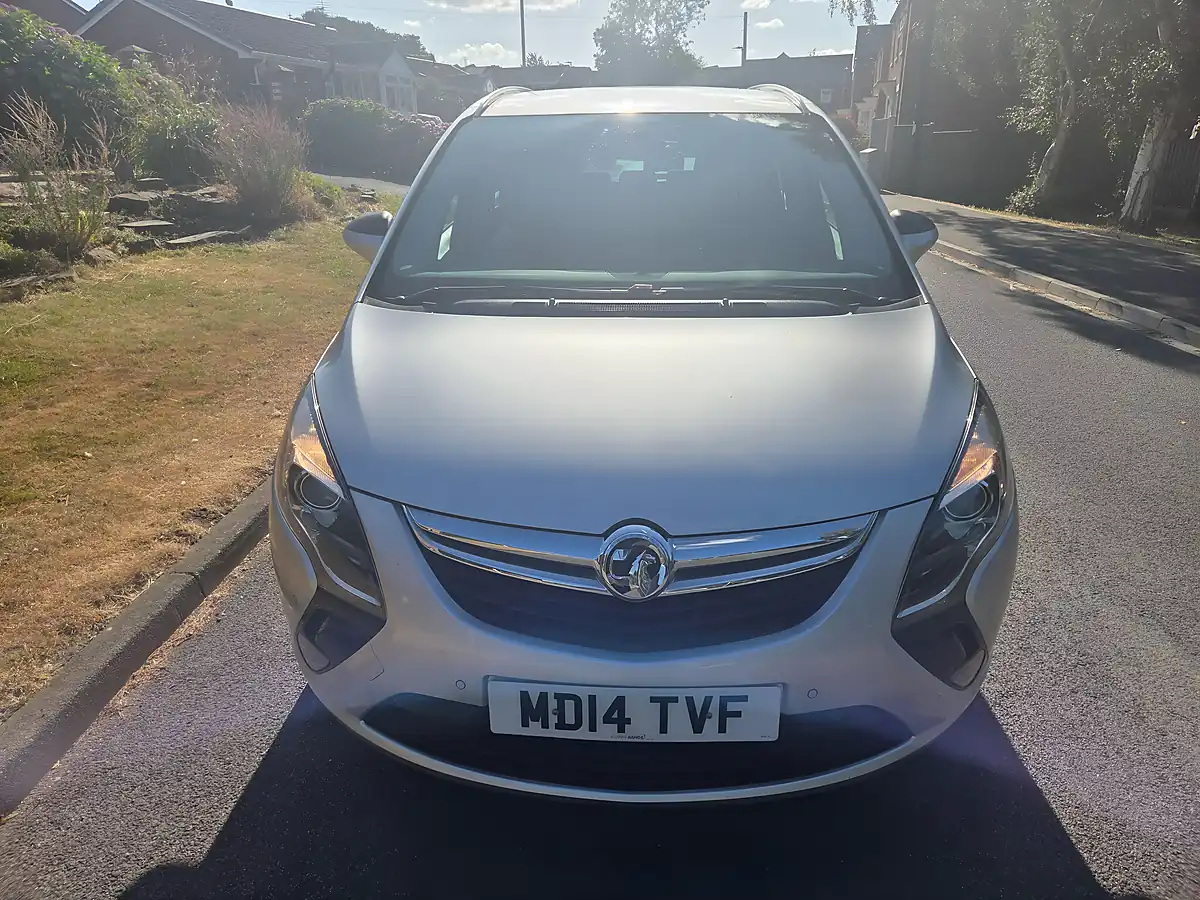 Used 2014 Vauxhall Zafira Tourer Sri Grey - Interior and Exterior details 2