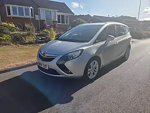 Used 2014 Vauxhall Zafira Tourer Sri Grey - Interior and Exterior details 3