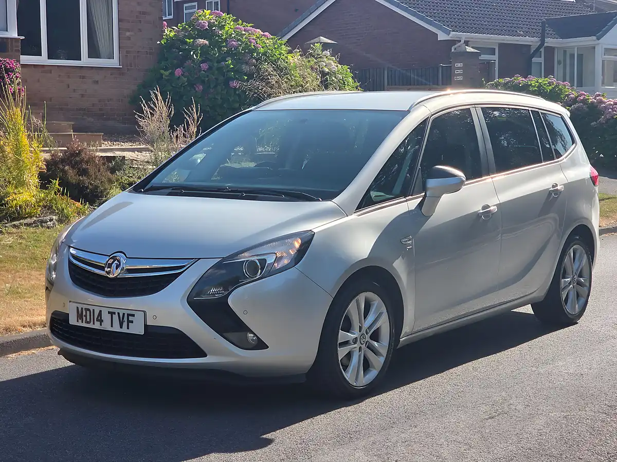 Used 2014 Vauxhall Zafira Tourer Sri Grey - Interior and Exterior details 7