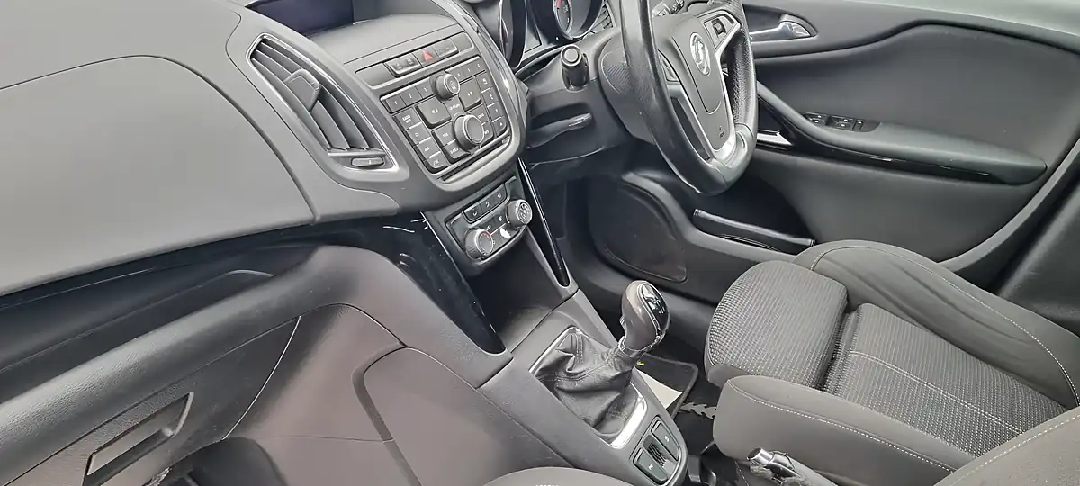 Used 2014 Vauxhall Zafira Tourer Sri Grey - Interior and Exterior details 16