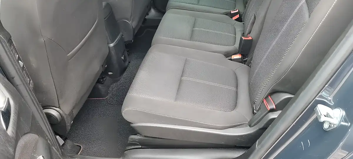 Used 2014 Vauxhall Zafira Tourer Sri Grey - Interior and Exterior details 17