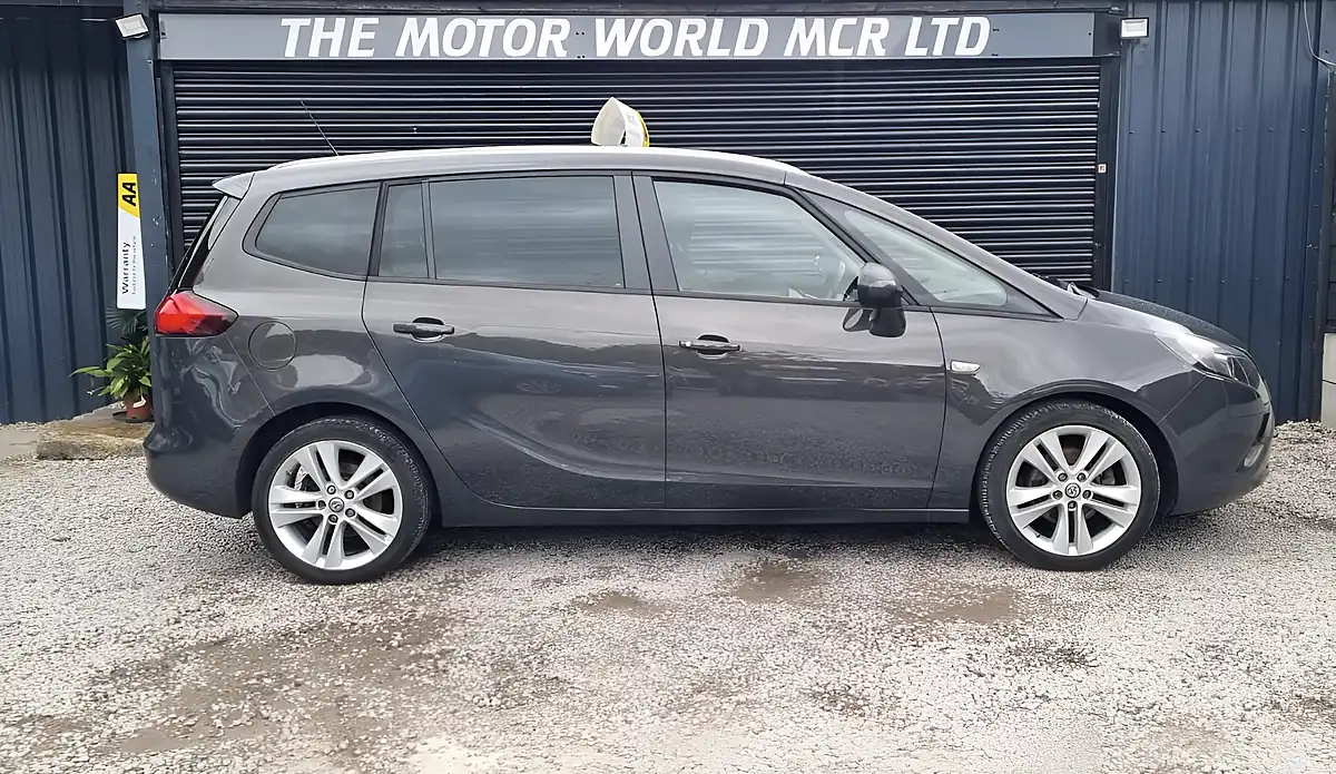 Used 2014 Vauxhall Zafira Tourer Sri Grey - Interior and Exterior details 3