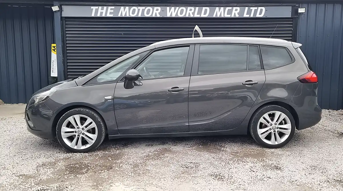 Used 2014 Vauxhall Zafira Tourer Sri Grey - Interior and Exterior details 7