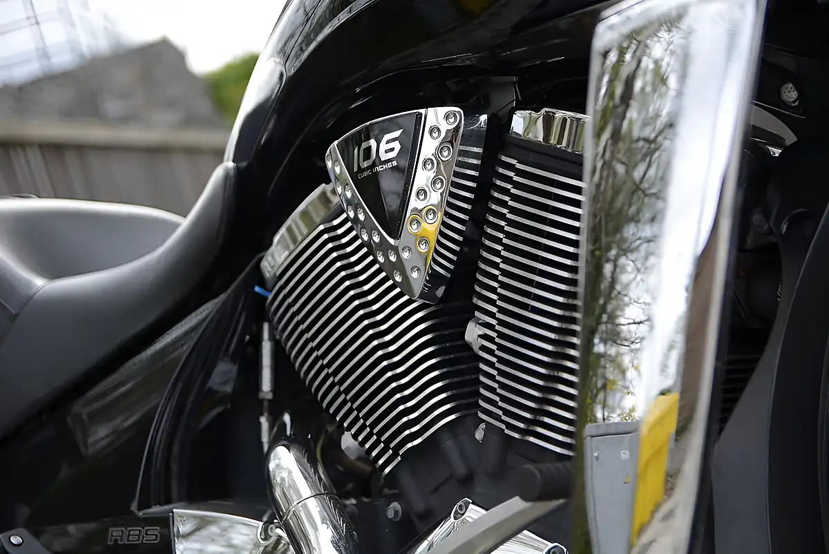 Used 2014 Victory Cross Country Black - Interior and Exterior details 3