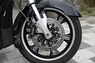 Used 2014 Victory Cross Country Black - Interior and Exterior details 4