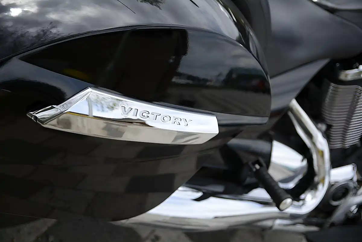 Used 2014 Victory Cross Country Black - Interior and Exterior details 6