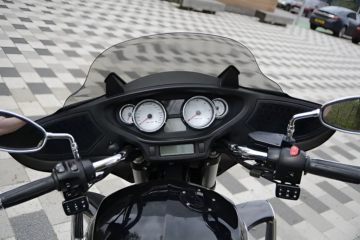 Used 2014 Victory Cross Country Black - Interior and Exterior details 7