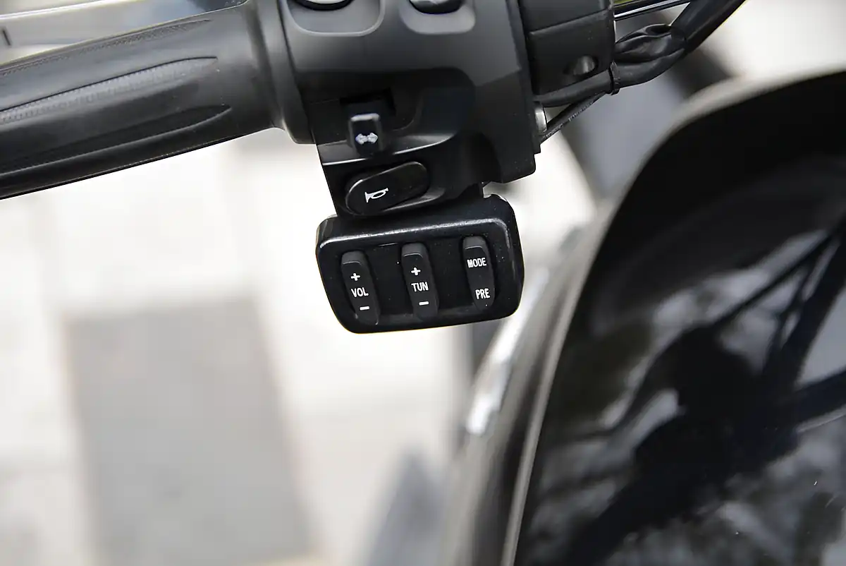 Used 2014 Victory Cross Country Black - Interior and Exterior details 9