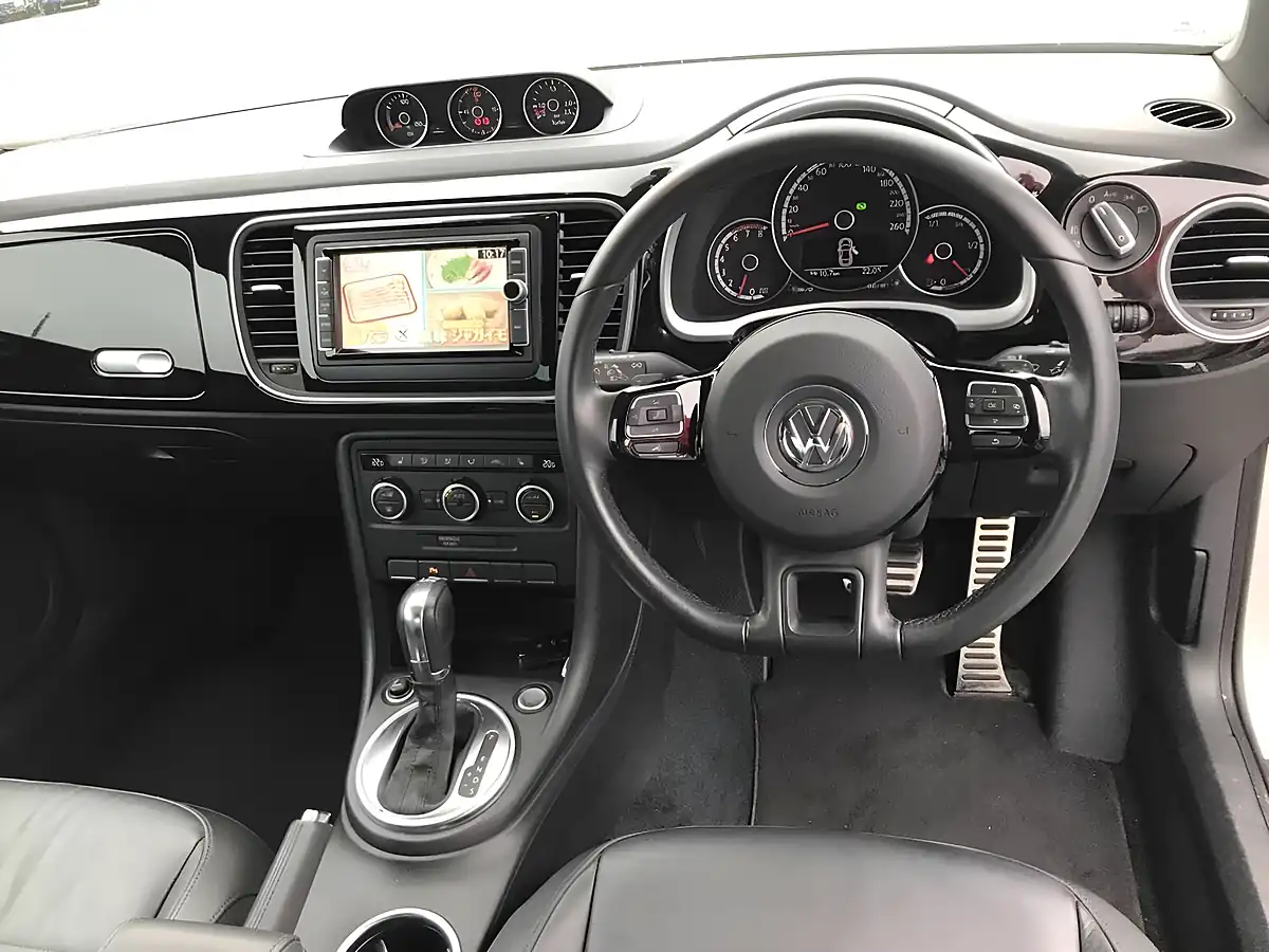 Used 2014 Volkswagen Beetle Coolstar Package White - Interior and Exterior details 10