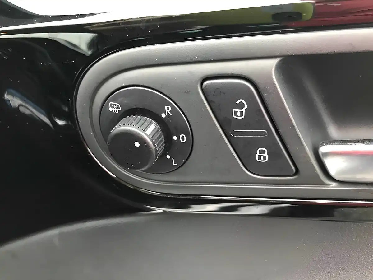 Used 2014 Volkswagen Beetle Coolstar Package White - Interior and Exterior details 15