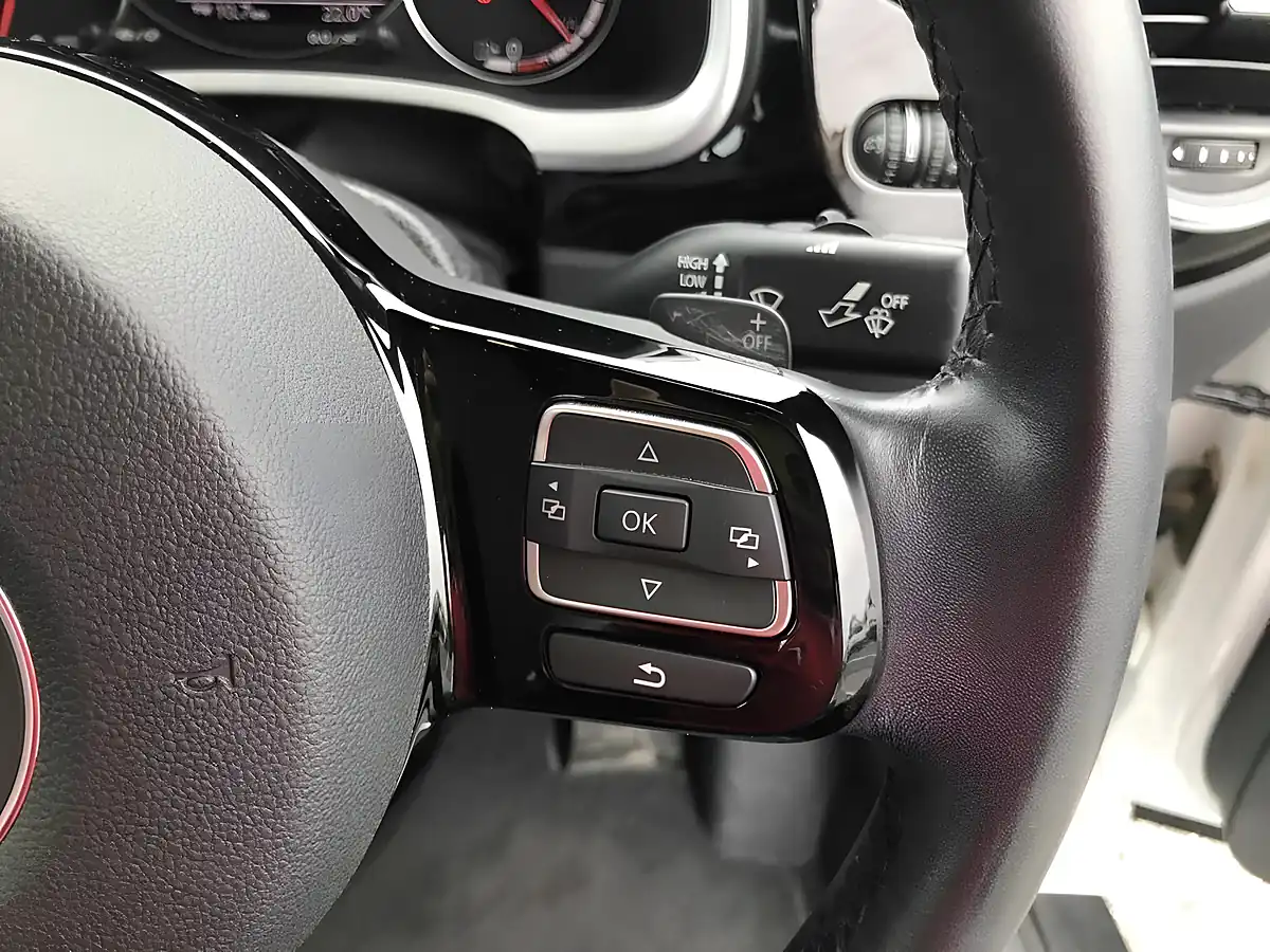 Used 2014 Volkswagen Beetle Coolstar Package White - Interior and Exterior details 16