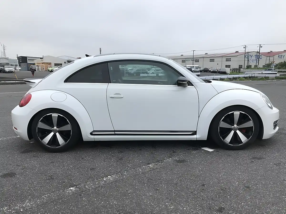 Used 2014 Volkswagen Beetle Coolstar Package White - Interior and Exterior details 5