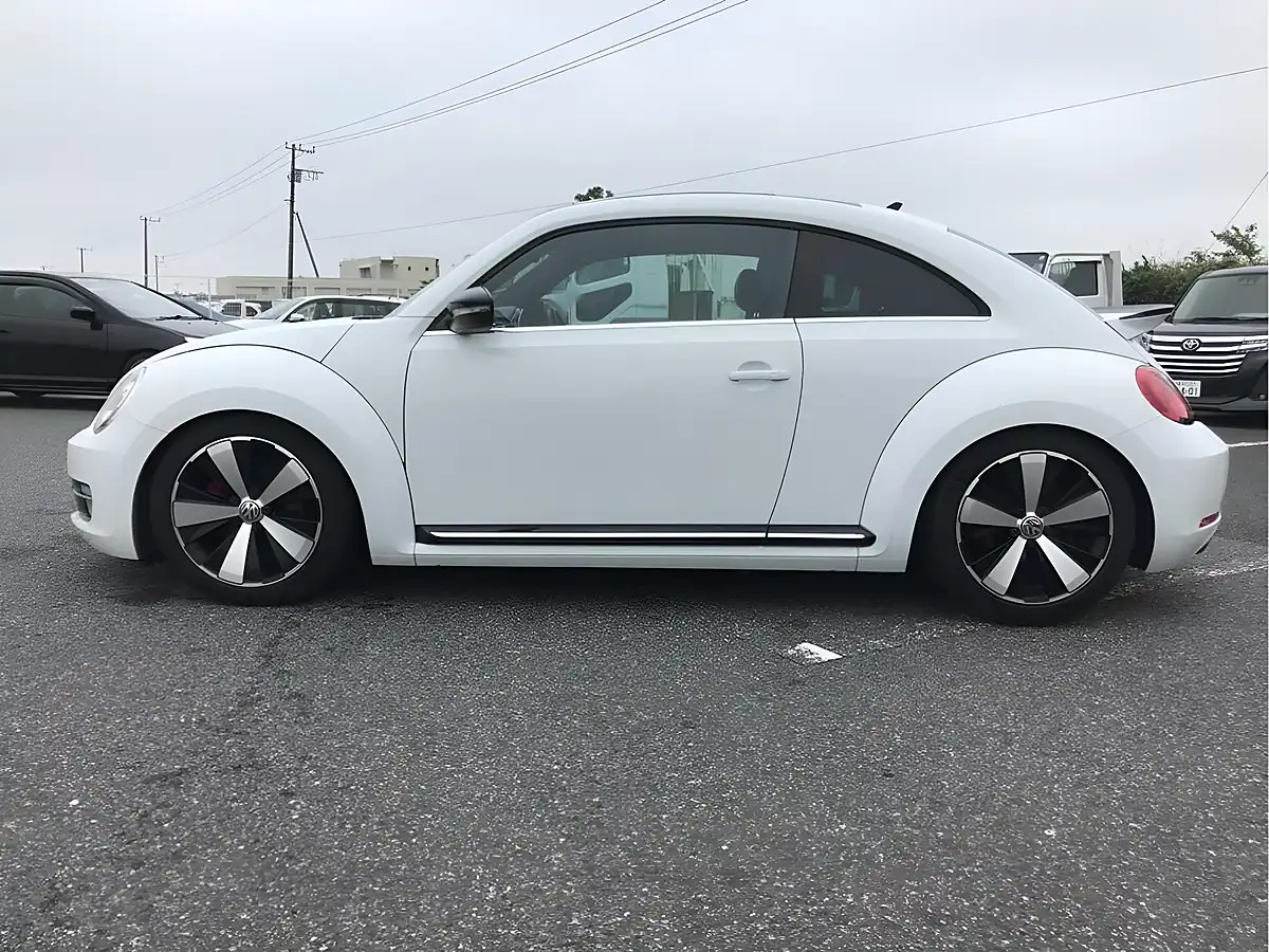Used 2014 Volkswagen Beetle Coolstar Package White - Interior and Exterior details 6