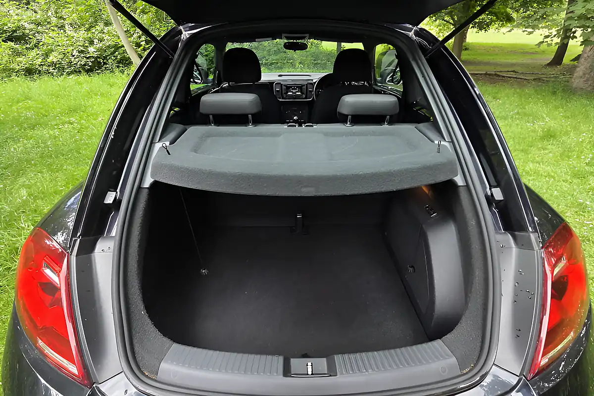 Used 2014 Volkswagen Beetle Design Black - Interior and Exterior details 10
