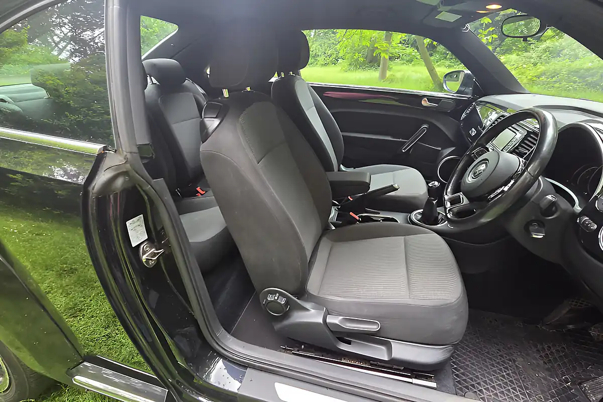 Used 2014 Volkswagen Beetle Design Black - Interior and Exterior details 11