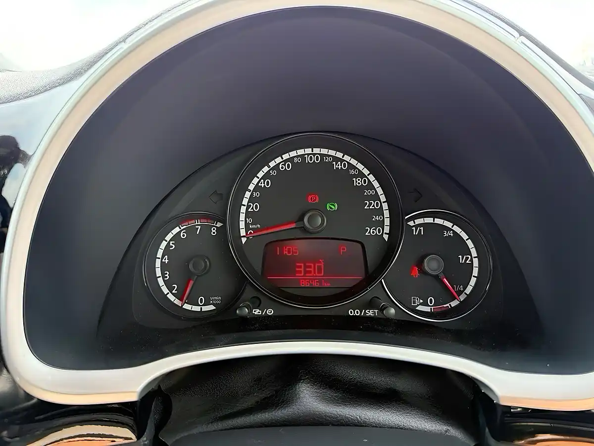 Used 2014 Volkswagen Beetle Design Black - Interior and Exterior details 14