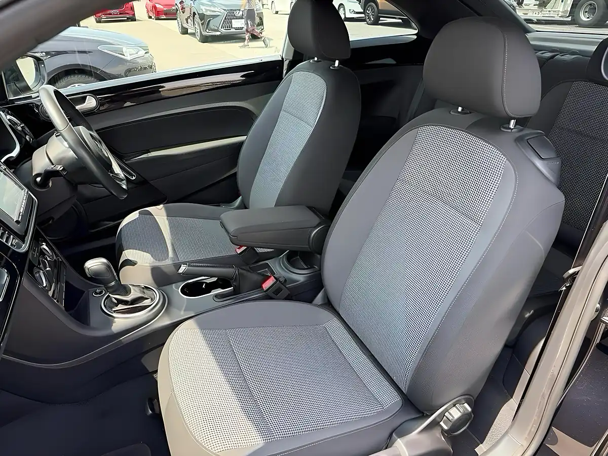 Used 2014 Volkswagen Beetle Design Black - Interior and Exterior details 2