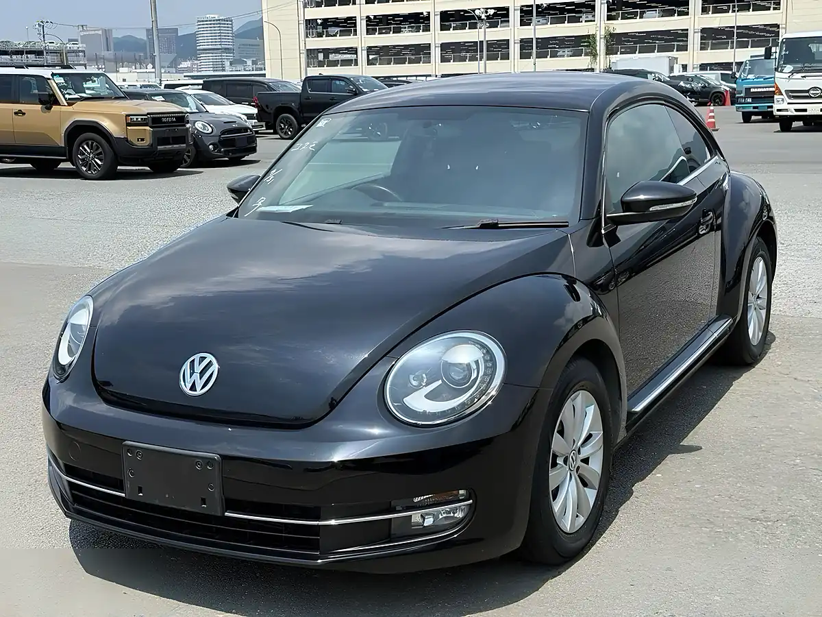 Used 2014 Volkswagen Beetle Design Black - Interior and Exterior details 4