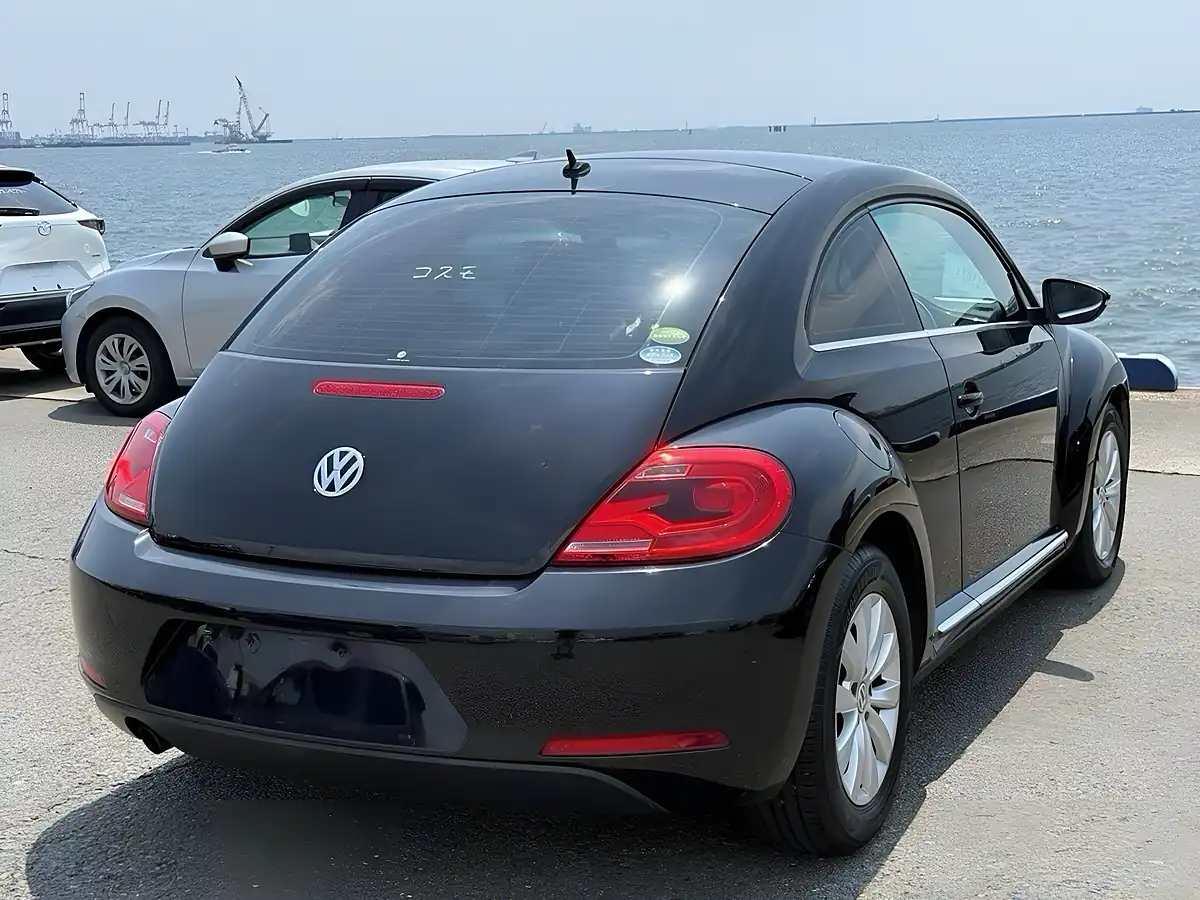 Used 2014 Volkswagen Beetle Design Black - Interior and Exterior details 9