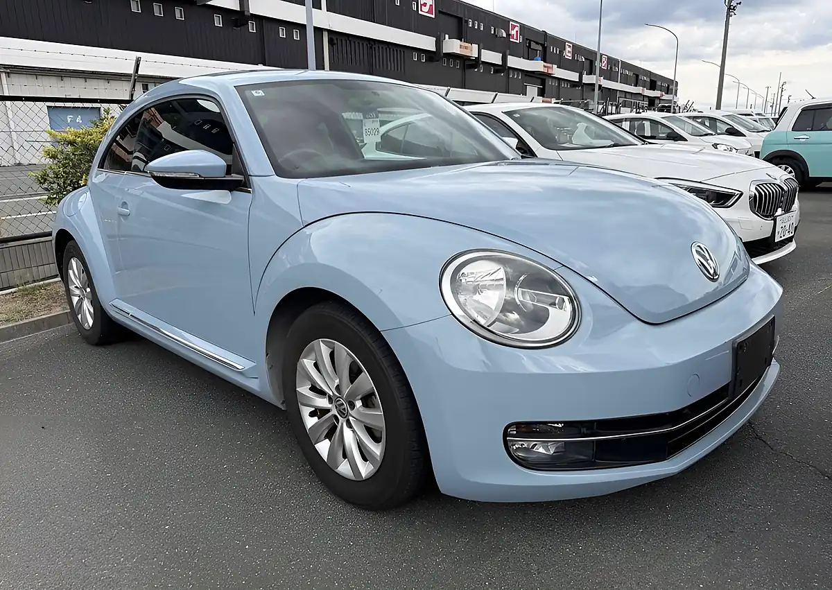 Used 2014 Volkswagen Beetle Design Blue - Interior and Exterior details 5