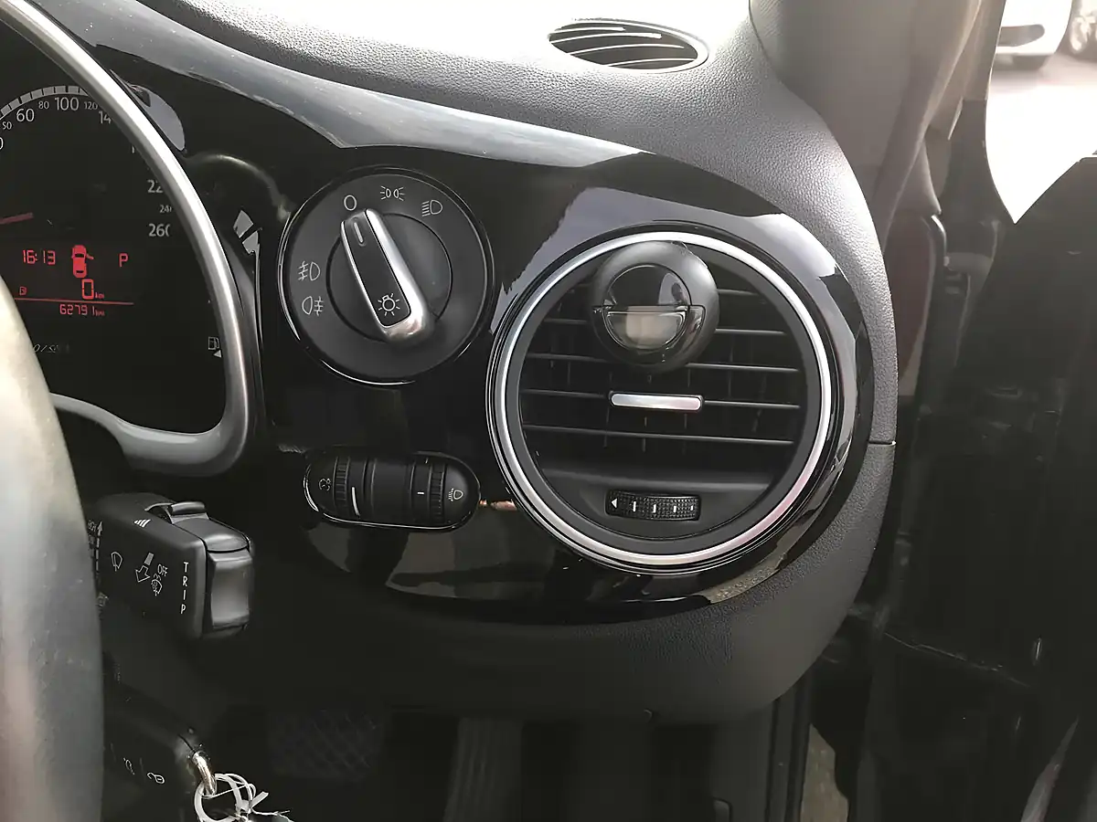 Used 2014 Volkswagen Beetle Design Deep Black Pearl - Interior and Exterior details 12