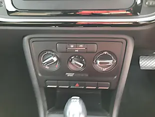 Used 2014 Volkswagen Beetle Design Deep Black Pearl - Interior and Exterior details 15