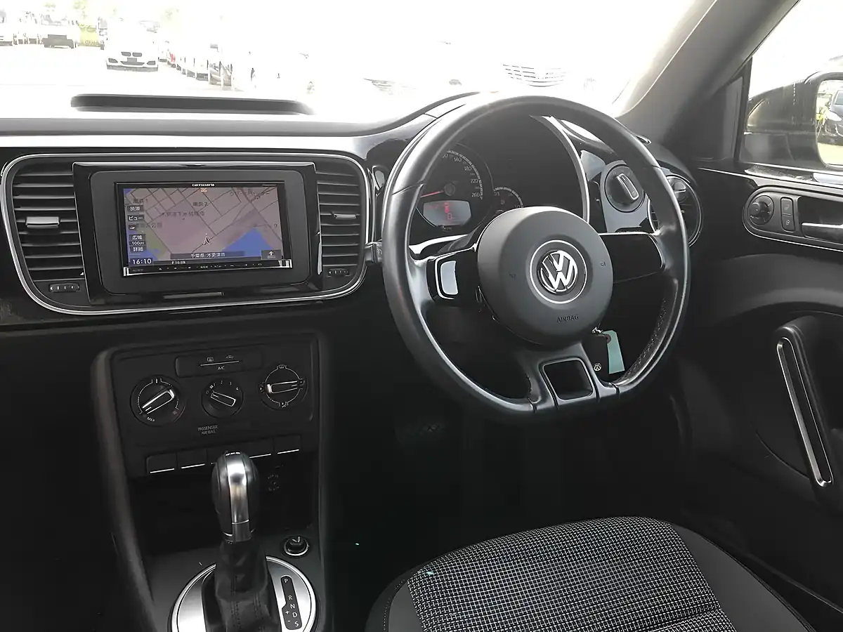 Used 2014 Volkswagen Beetle Design Deep Black Pearl - Interior and Exterior details 2