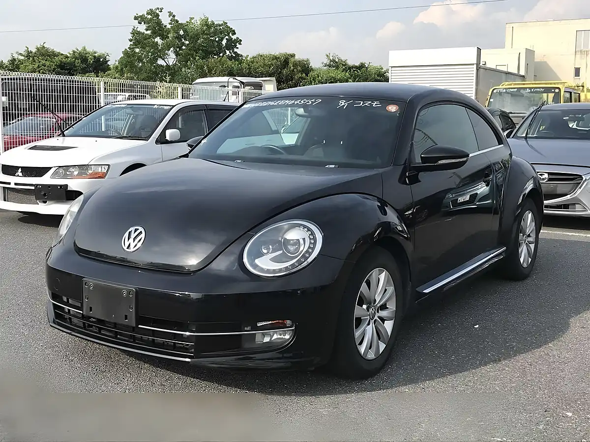 Used 2014 Volkswagen Beetle Design Deep Black Pearl - Interior and Exterior details 4