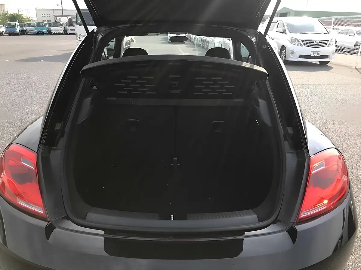 Used 2014 Volkswagen Beetle Design Deep Black Pearl - Interior and Exterior details 7