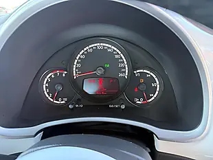Used 2014 Volkswagen Beetle Design White - Interior and Exterior details 10