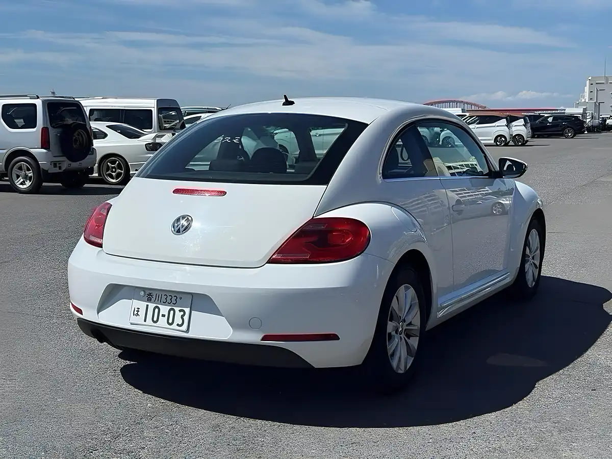 Used 2014 Volkswagen Beetle Design White - Interior and Exterior details 2