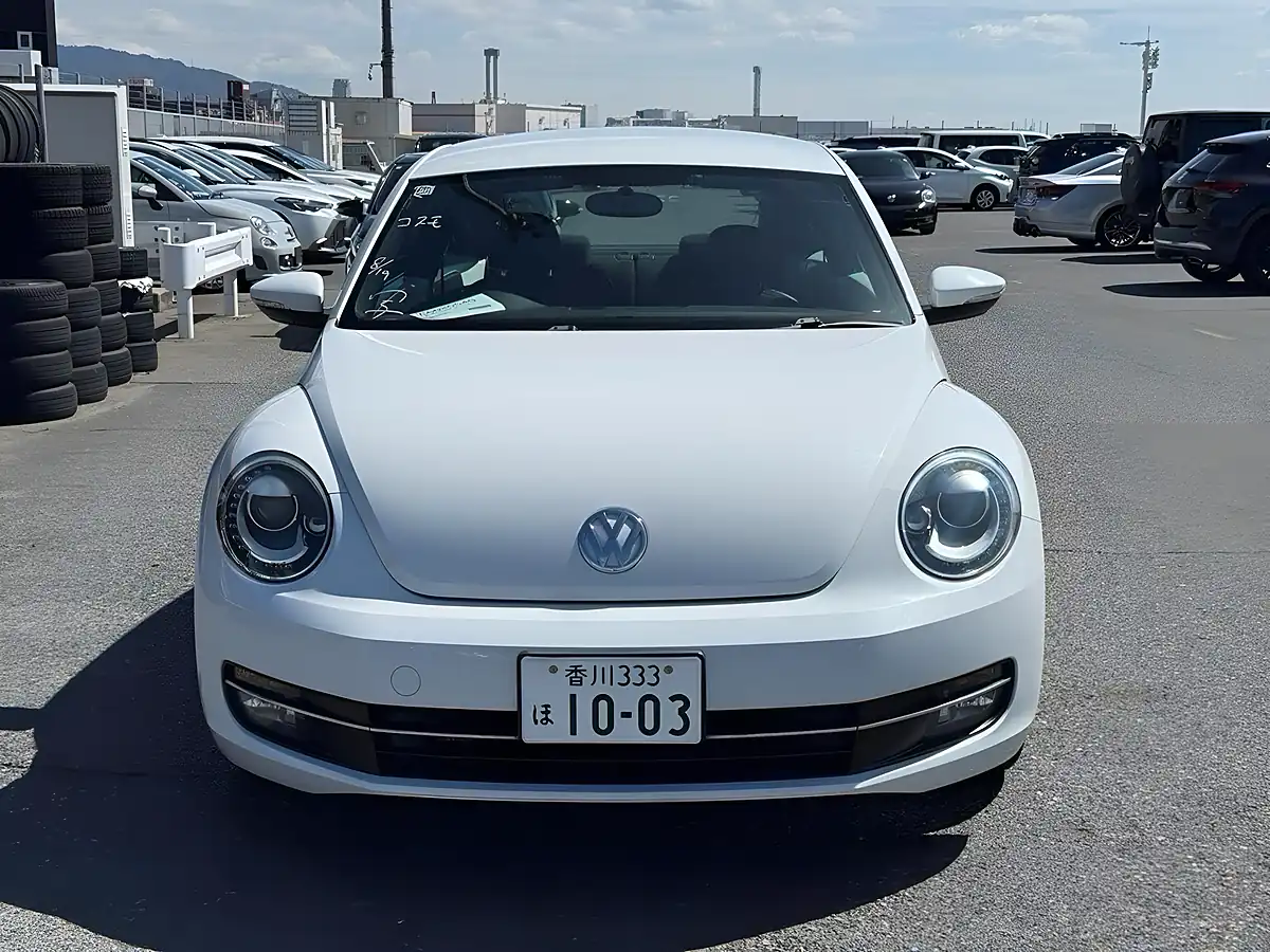 Used 2014 Volkswagen Beetle Design White - Interior and Exterior details 8