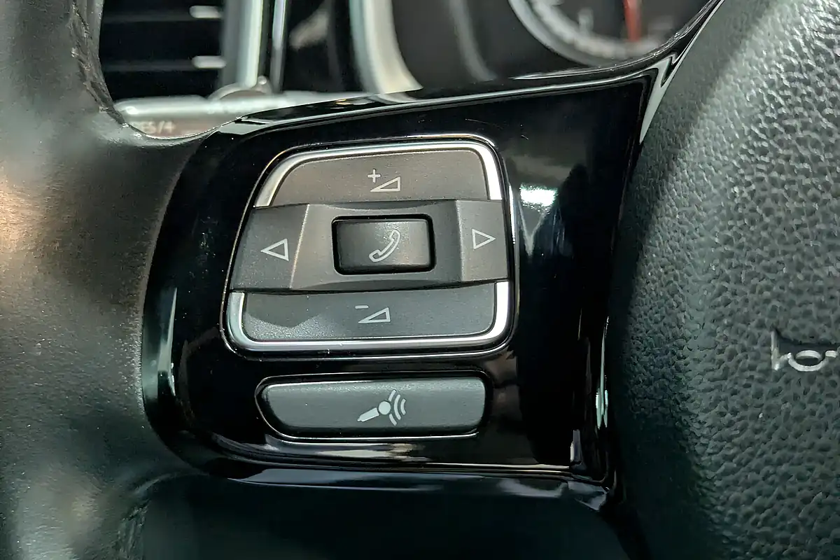 Used 2014 Volkswagen Beetle Sport Black - Interior and Exterior details 11
