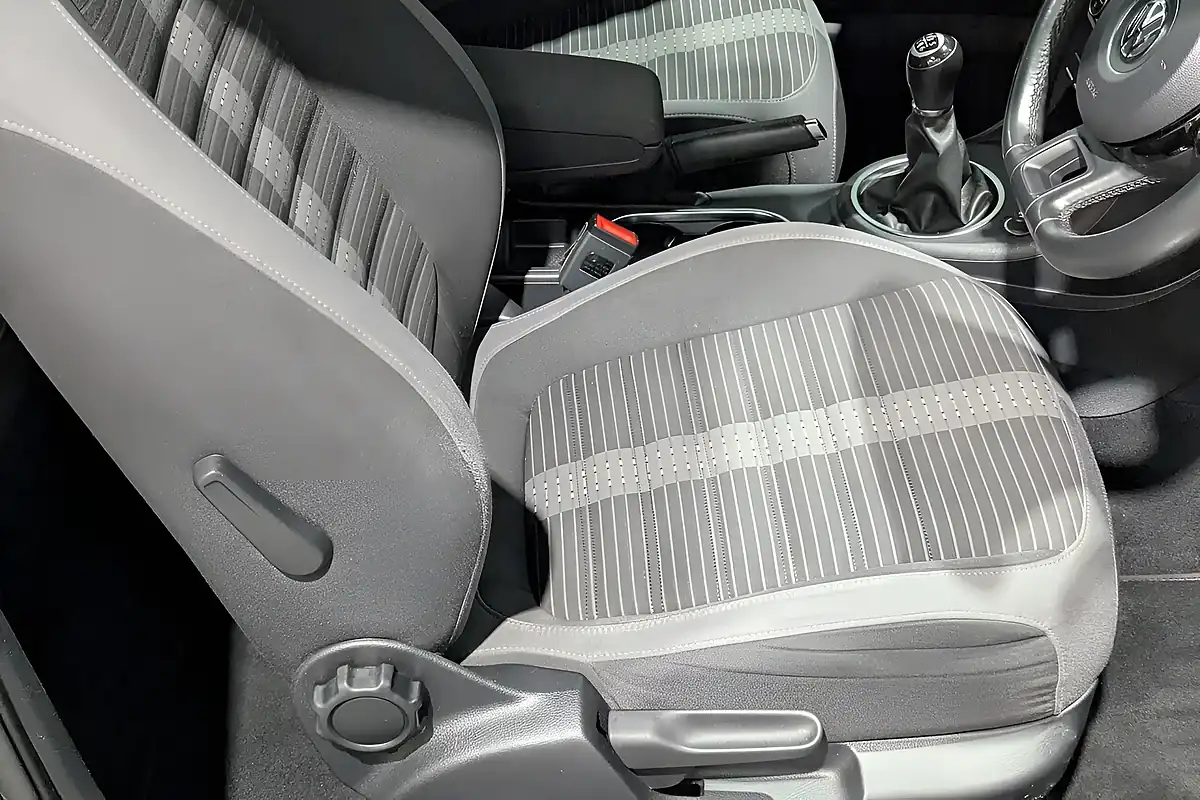 Used 2014 Volkswagen Beetle Sport Black - Interior and Exterior details 15