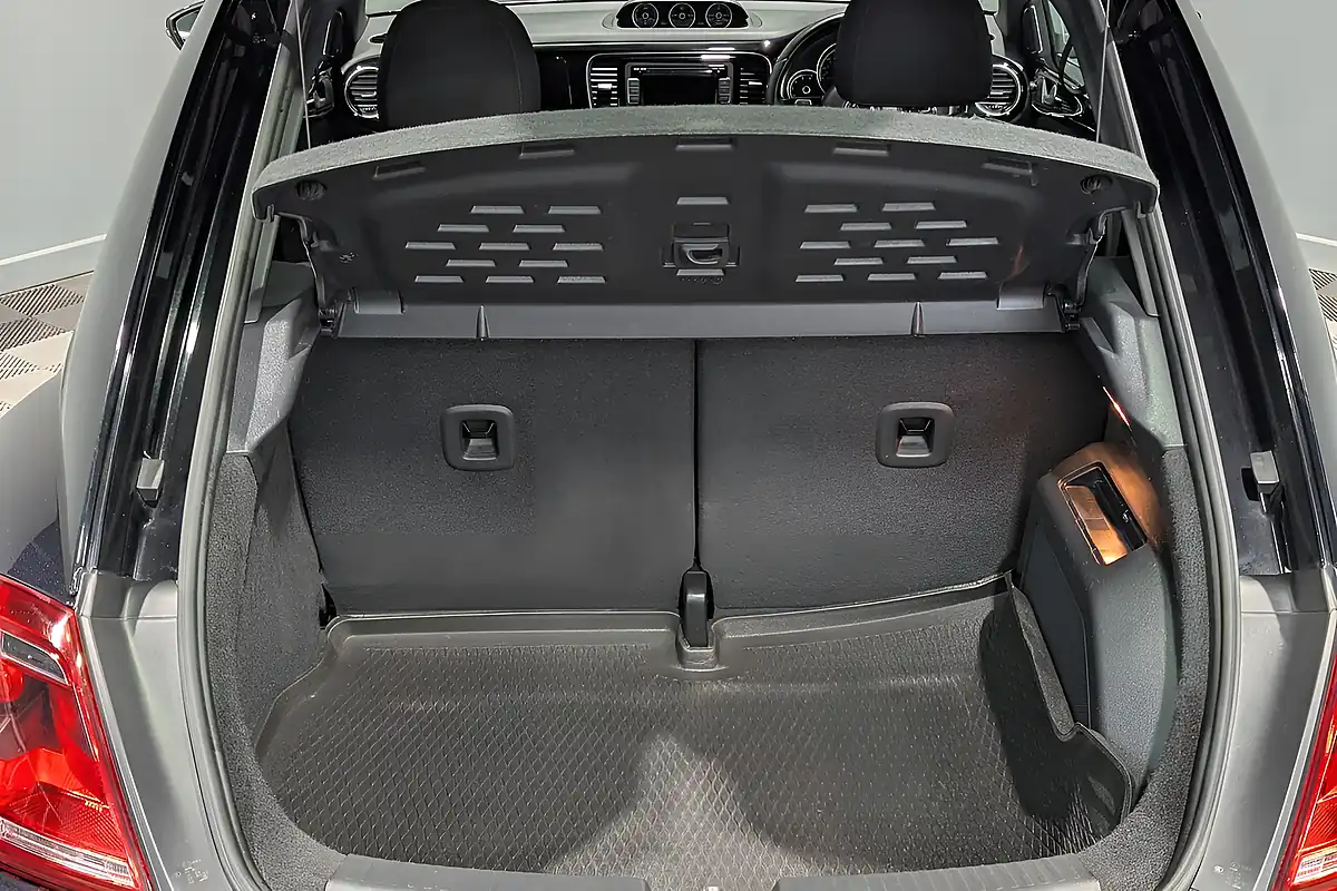 Used 2014 Volkswagen Beetle Sport Black - Interior and Exterior details 17