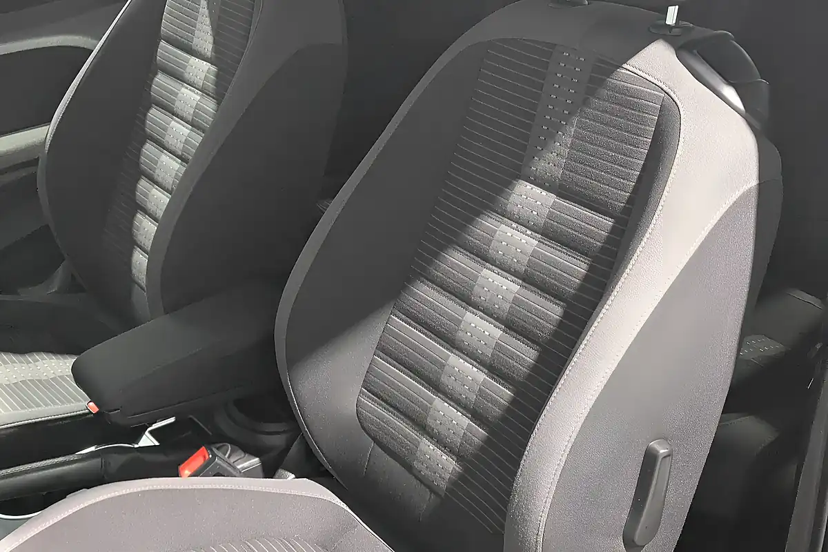 Used 2014 Volkswagen Beetle Sport Black - Interior and Exterior details 19
