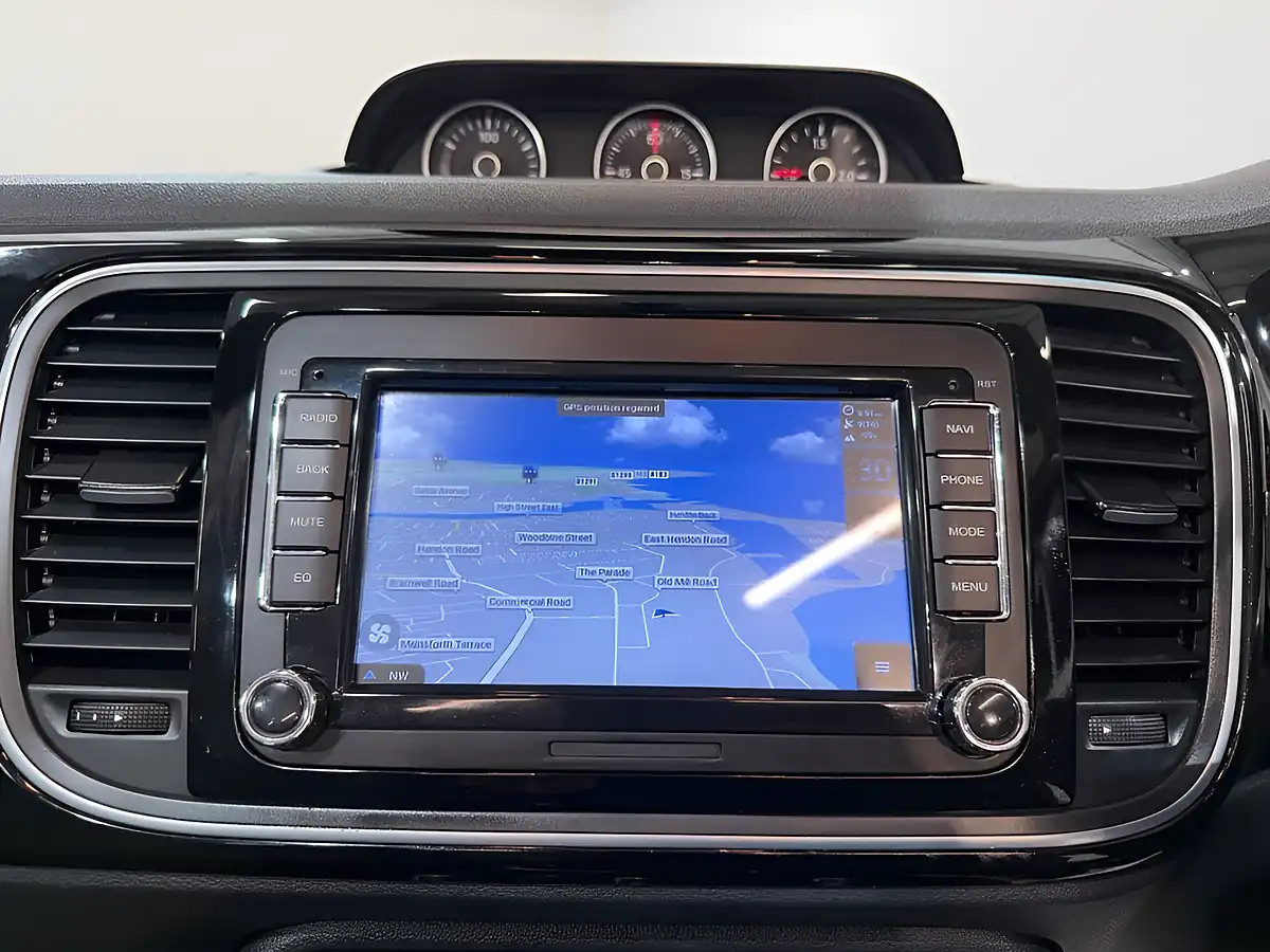 Used 2014 Volkswagen Beetle Sport Cabriolet Black - Interior and Exterior details 19
