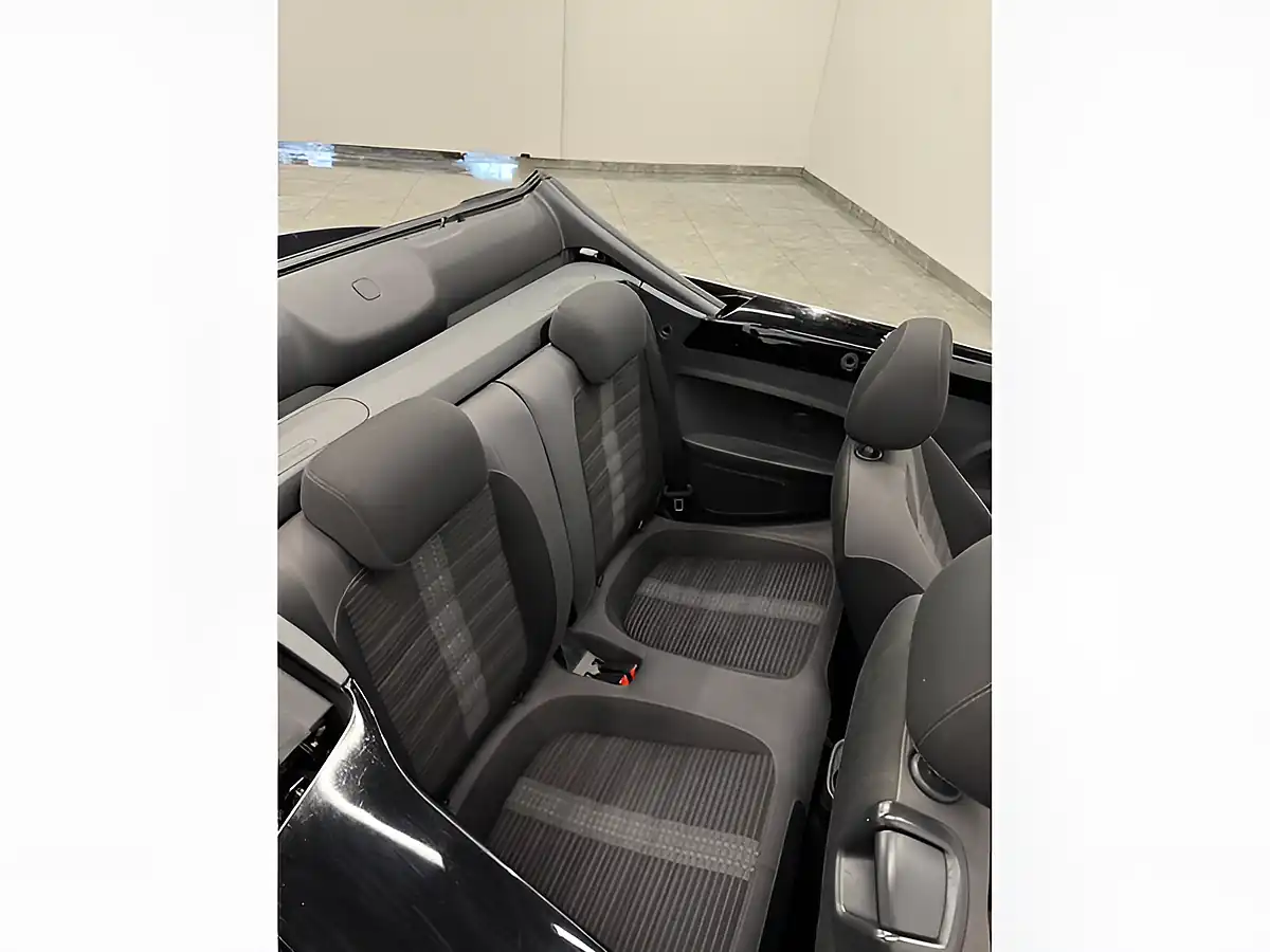 Used 2014 Volkswagen Beetle Sport Cabriolet Black - Interior and Exterior details 12