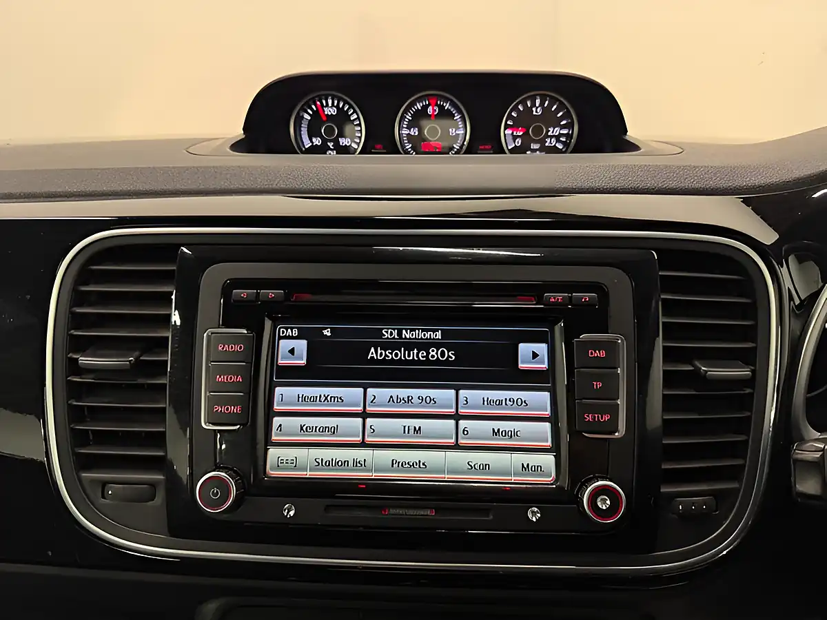 Used 2014 Volkswagen Beetle Sport Cabriolet Black - Interior and Exterior details 15
