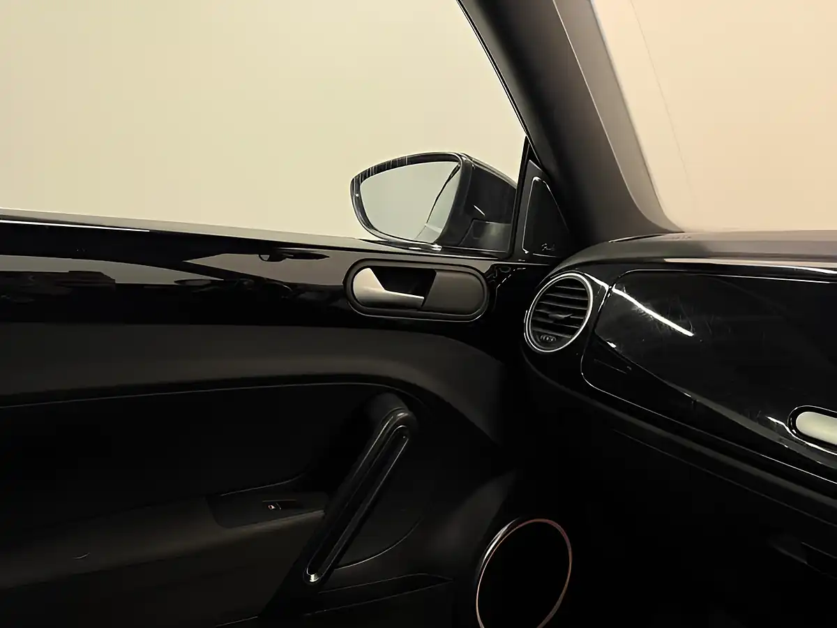 Used 2014 Volkswagen Beetle Sport Cabriolet Black - Interior and Exterior details 18