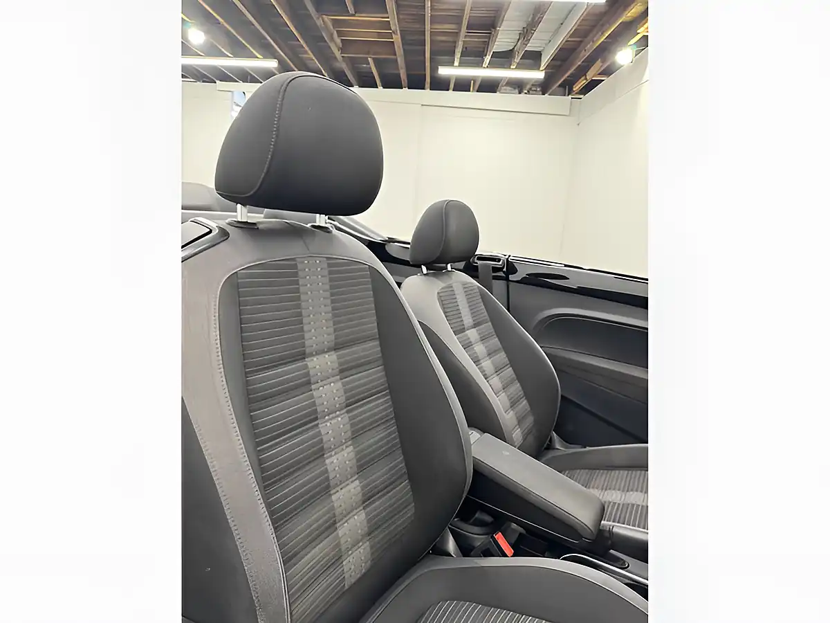 Used 2014 Volkswagen Beetle Sport Cabriolet Black - Interior and Exterior details 9